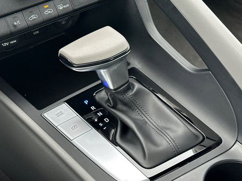 Used 2021 Hyundai Elantra SE image 20