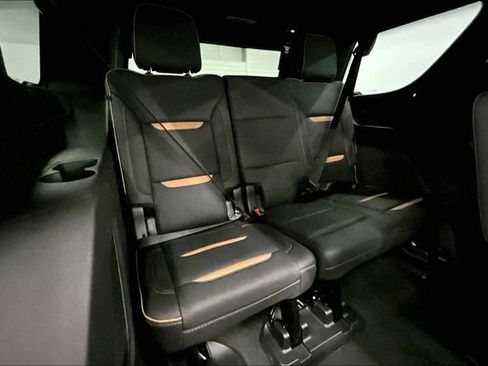 Used 2023 GMC Yukon AT4 w/ Technology Package AWD/4WD image 29