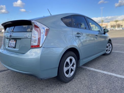 Used 2015 Toyota Prius Two image 4