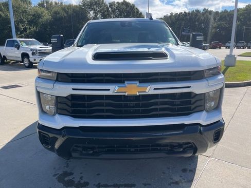 Used 2024 Chevrolet Silverado 2500 Custom image 11