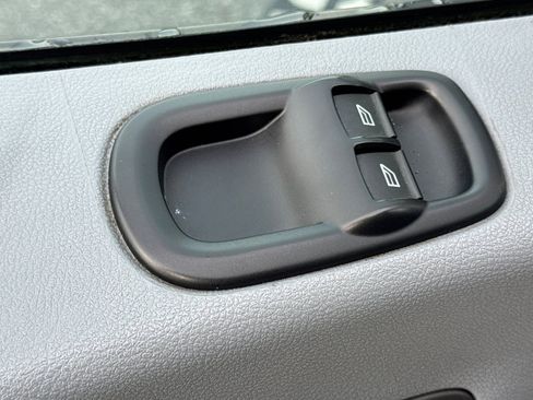 Used 2019 Ford Transit 250 148 Medium Roof image 23