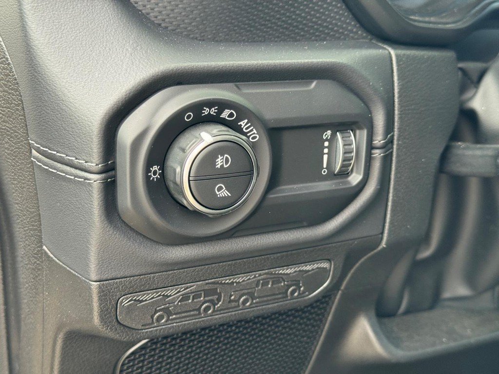 Used 2026 Jeep Gladiator Rubicon AWD/4WD image 17