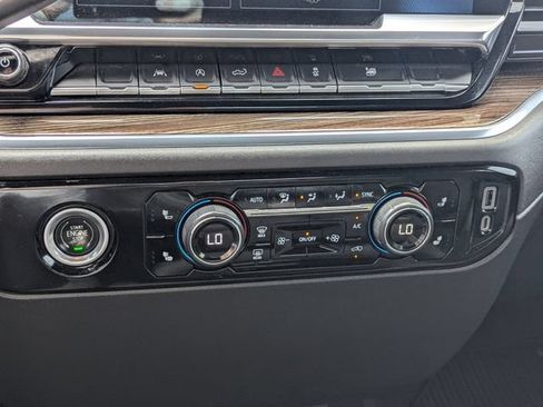 Used 2023 Chevrolet Silverado 1500 LT AWD/4WD image 8