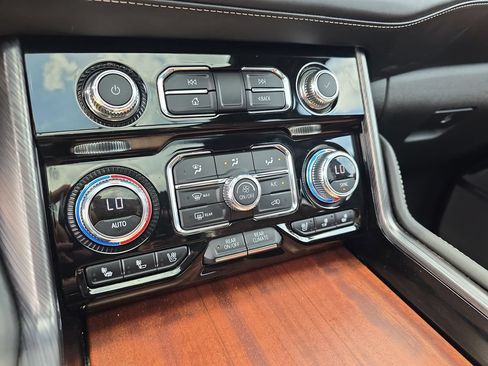 Used 2023 GMC Yukon Denali Ultimate AWD/4WD image 25