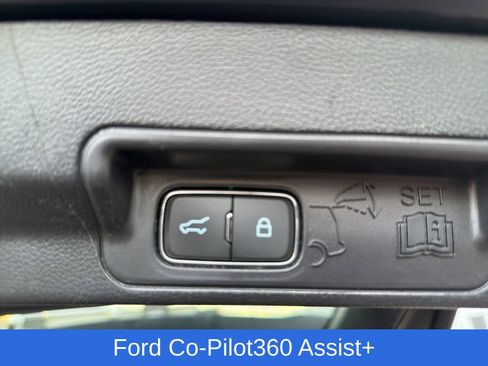 Used 2022 Ford Explorer XLT w/ Equipment Group 202A image 22