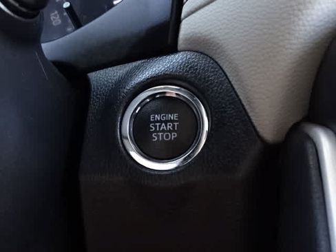 Certified 2025 Toyota RAV4 XLE w/ Convenience Package FWD image 31