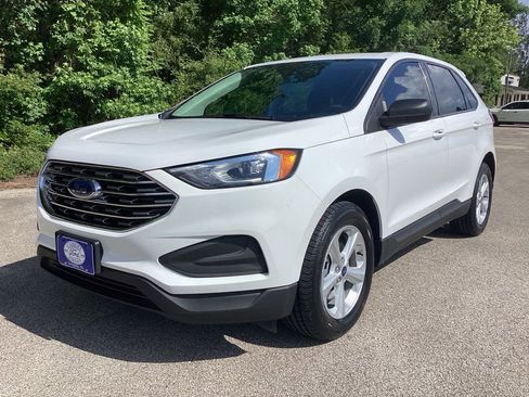 Used 2021 Ford Edge SE image 3