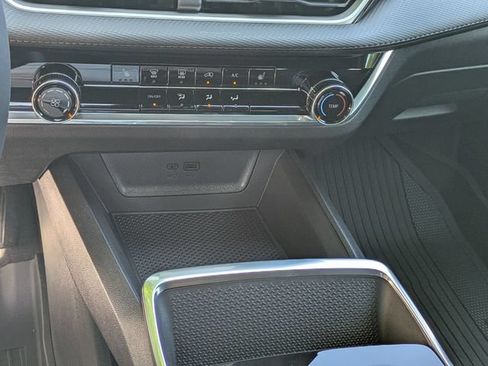 New 2026 Chevrolet Equinox LT FWD image 18