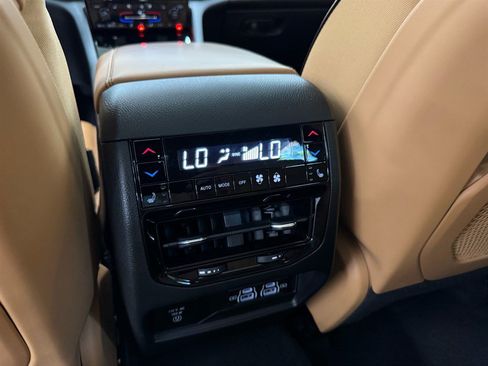 Used 2023 Jeep Grand Cherokee Summit AWD/4WD image 29