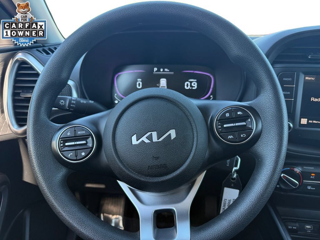 Certified 2025 Kia Soul LX w/ LX Technology Package FWD image 12