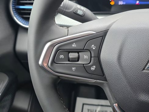 New 2026 Chevrolet Trax LT w/ Midnight Edition FWD image 17