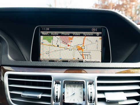 Used 2014 Mercedes-Benz E 250 BlueTEC Sedan w/ Premium 1 Package image 14