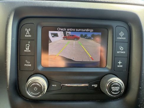 Used 2018 Jeep Compass Latitude w/ Cold Weather Group AWD/4WD image 17