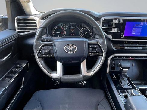 Used 2022 Toyota Tundra SR5 w/ SR5 Convenience Package AWD/4WD image 7
