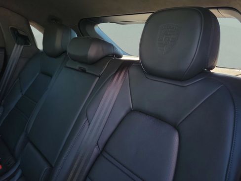 Used 2024 Porsche Cayenne S image 13