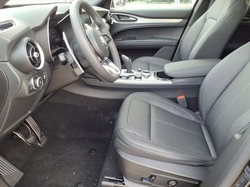 New 2025 Alfa Romeo Stelvio Sprint w/ Convenience Package image 15