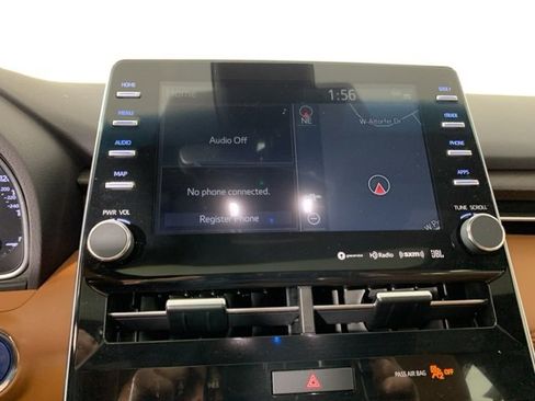 Used 2020 Toyota Avalon Limited image 25