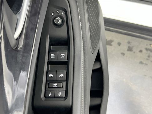 Used 2023 Jeep Grand Cherokee Altitude image 17