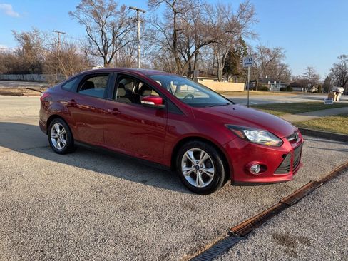 Used 2014 Ford Focus SE w/ SE Winter Package image 12