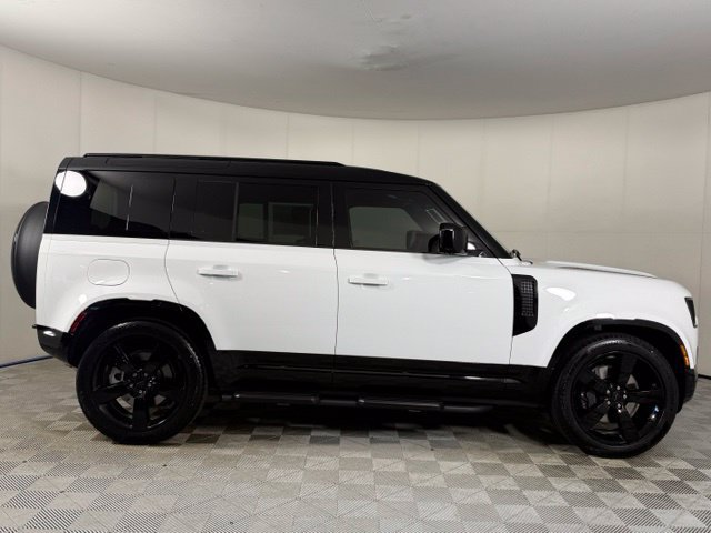 New 2026 Land Rover Defender 110 X-Dynamic SE AWD/4WD image 9