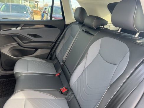 New 2026 Volkswagen Tiguan SE image 8