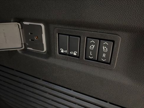 New 2026 Chevrolet Suburban Premier image 16