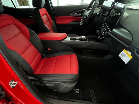 Certified 2024 Chevrolet Equinox EV RS image 35