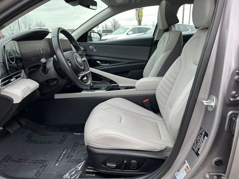 Certified 2022 Hyundai Elantra Limited image 9