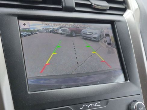 Used 2019 Ford Fusion SE FWD image 30