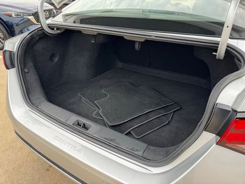 Used 2022 Nissan Sentra SV w/ Trunk Package image 23