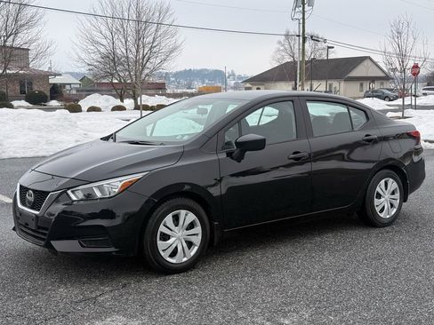 Used 2020 Nissan Versa S image 4
