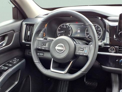 Certified 2024 Nissan Pathfinder SL AWD/4WD image 14