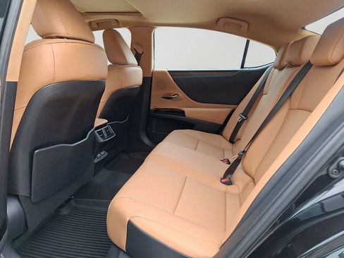 Used 2024 Lexus ES 350 w/ Premium Package image 8