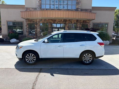 Used 2016 Nissan Pathfinder S FWD image 2