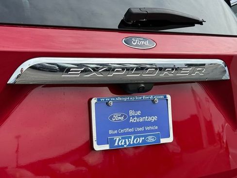 Certified 2023 Ford Explorer XLT w/ Equipment Group 202A image 31