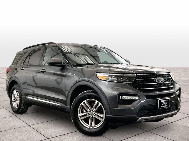 Used 2020 Ford Explorer XLT w/ Equipment Group 202A AWD/4WD image 2