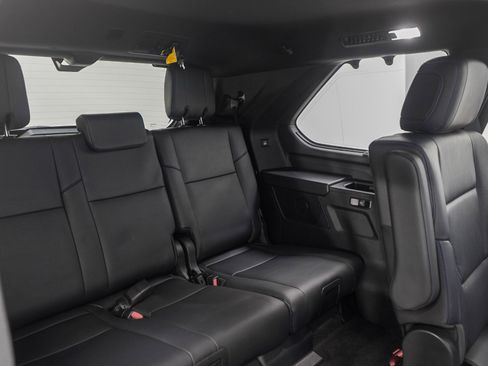 Used 2025 Toyota Sequoia Platinum image 12
