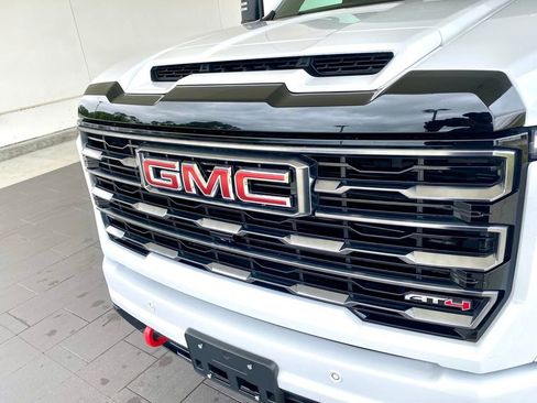 Used 2025 GMC Sierra 2500 AT4 AWD/4WD image 2