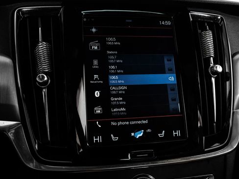 Used 2017 Volvo S90 T6 Momentum w/ Vision Package image 32