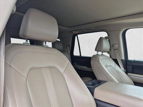 Used 2023 Ford Expedition Limited RWD image 13