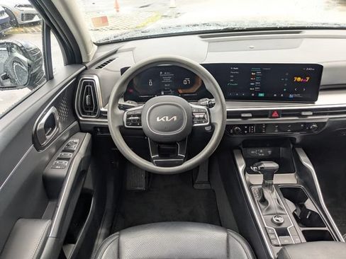 Certified 2024 Kia Sorento LX FWD image 19