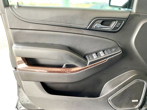 Used 2017 GMC Yukon SLE w/ Convenience Package image 11