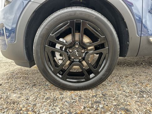 Used 2023 Kia Telluride EX X-Line AWD/4WD image 12