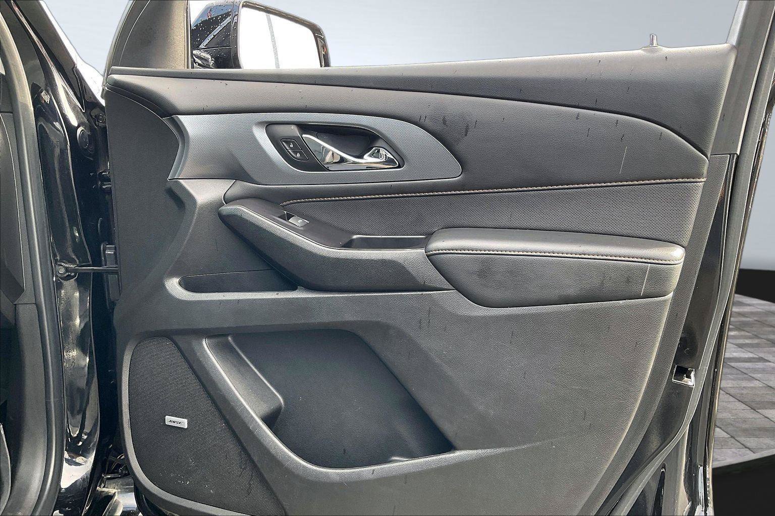 Used 2020 Chevrolet Traverse Premier FWD image 24