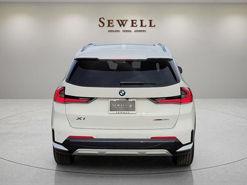 Used 2026 BMW X1 xDrive28i w/ Convenience Package AWD/4WD image 4