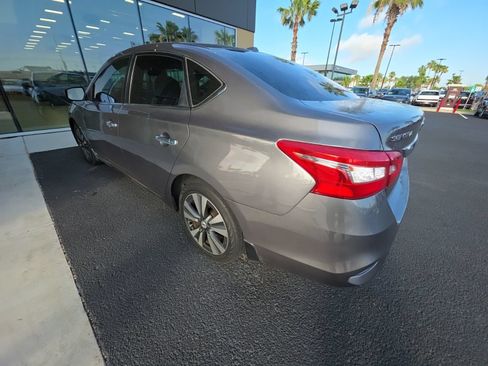 Used 2019 Nissan Sentra SV w/ Special Edition Package FWD image 10