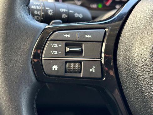 Certified 2025 Honda Pilot Touring image 34