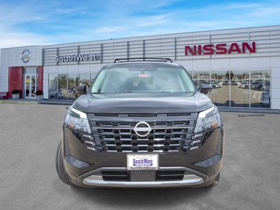 New 2026 Nissan Pathfinder Platinum w/ Cargo Package