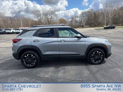 Used 2023 Chevrolet TrailBlazer LT w/ Convenience Package image 2