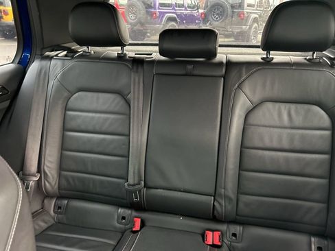 Used 2017 Volkswagen Golf R 4-Door image 12